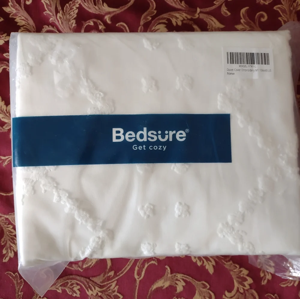 New 🆕 3 Items King Boho tuffed embroidery white duvet cover set 2 pillowcases